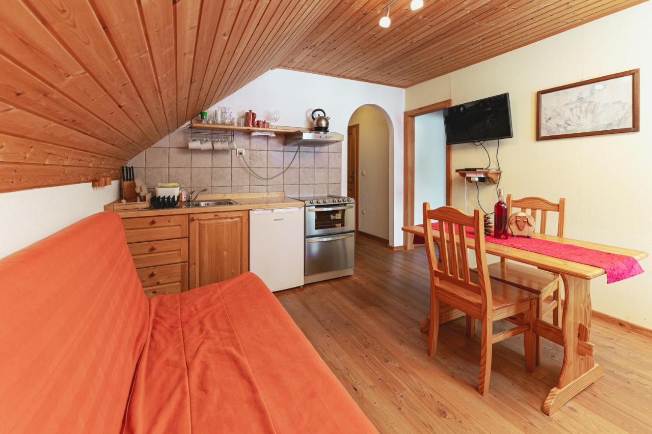 Organic Tourist Farm Pri Plajerju Apartment เทรนตา ภายนอก รูปภาพ