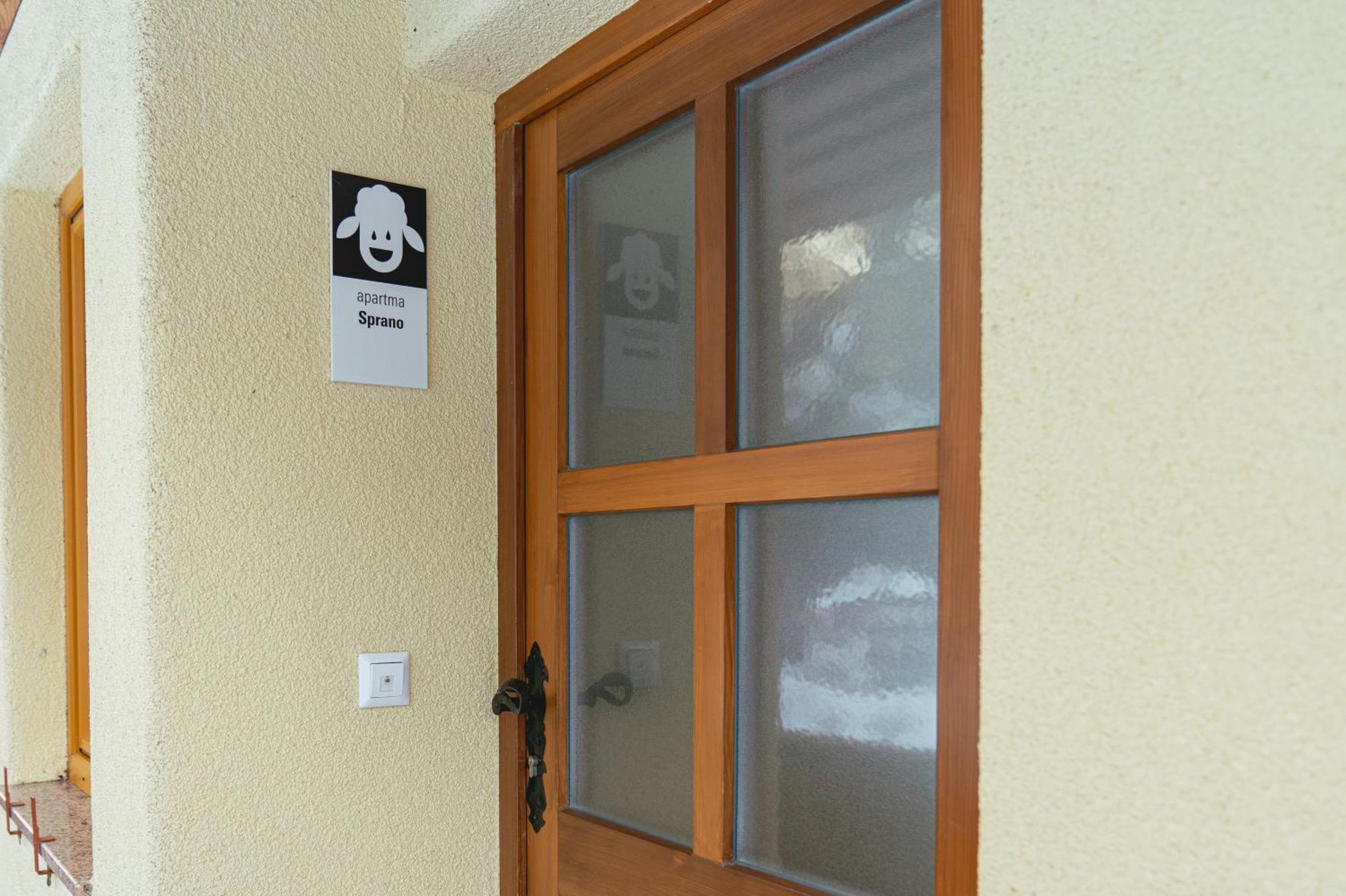 Organic Tourist Farm Pri Plajerju Apartment เทรนตา ภายนอก รูปภาพ